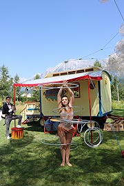 Roncalli zu Gast im Garten des Riesens @ Swarovski Kristallwelten (©Foto:Martin Schmitz)